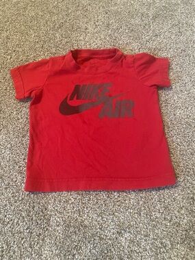 ‼️Mix and Match 3 items for $5‼️ Toddler Boy 2T Nike Red top